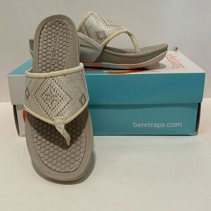 BareTraps Dasie white size 6